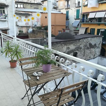 "Dint E Viche E Napule" Guest House Napoli Bagian luar foto