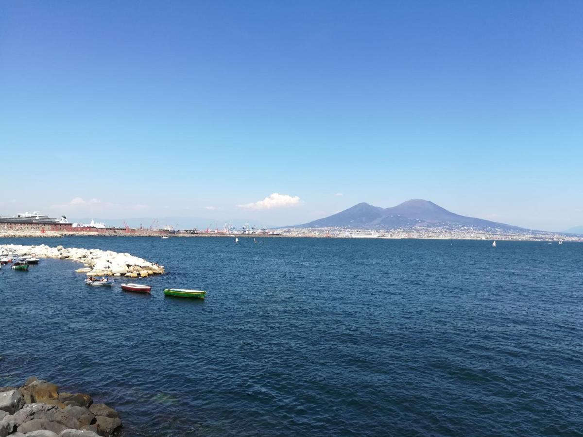 "Dint E Viche E Napule" Guest House Napoli Bagian luar foto