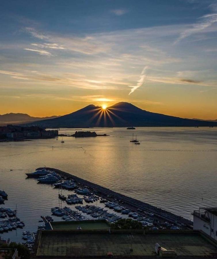 "Dint E Viche E Napule" Guest House Napoli Bagian luar foto