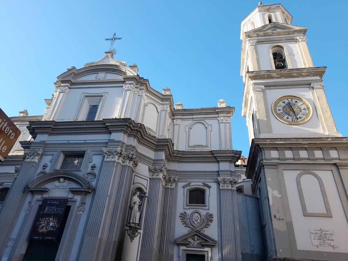 "Dint E Viche E Napule" Guest House Napoli Bagian luar foto