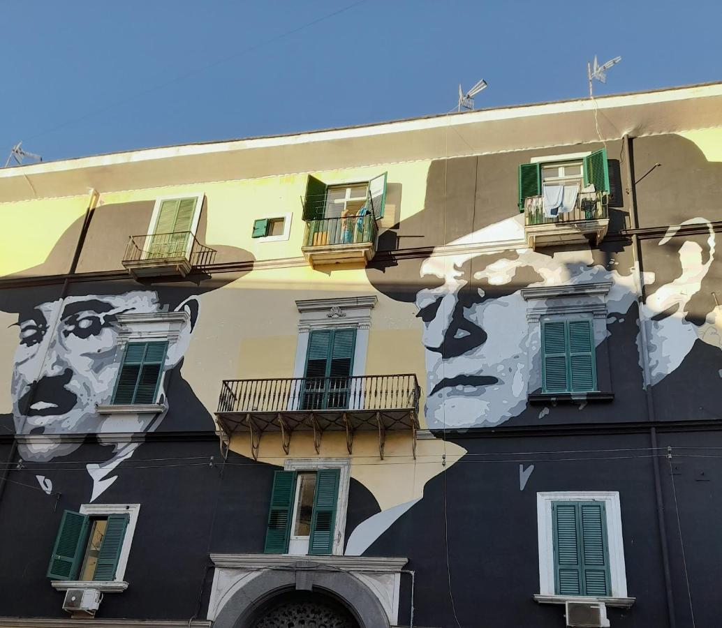"Dint E Viche E Napule" Guest House Napoli Bagian luar foto