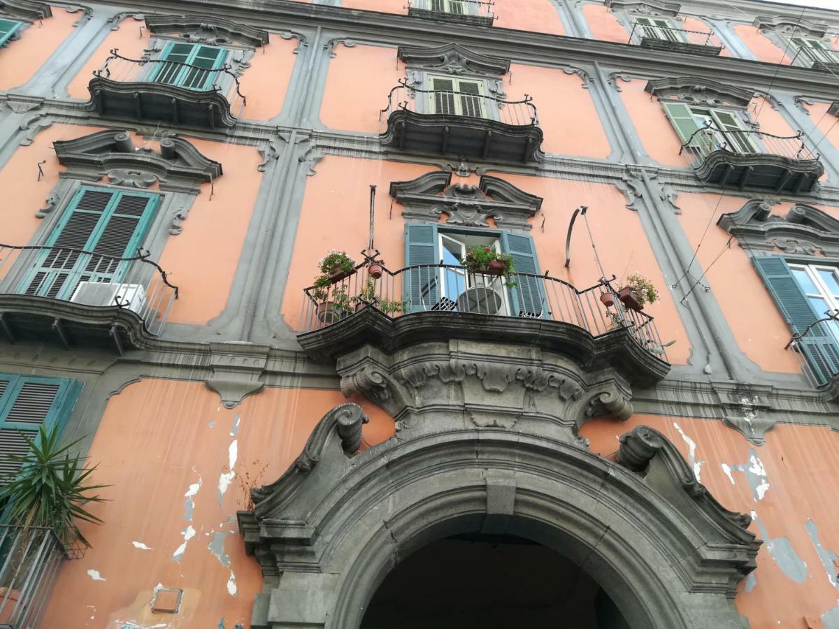"Dint E Viche E Napule" Guest House Napoli Bagian luar foto