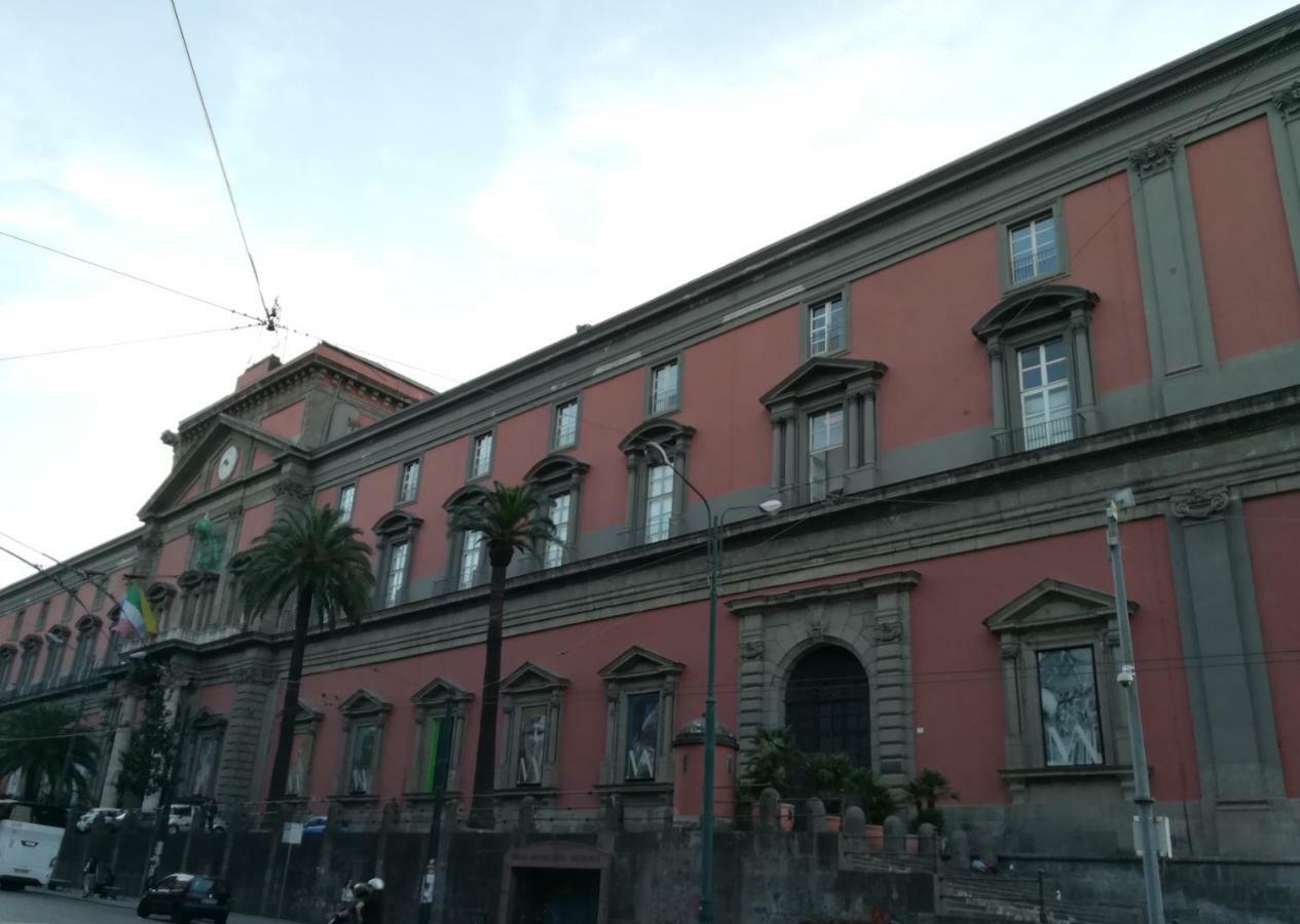 "Dint E Viche E Napule" Guest House Napoli Bagian luar foto