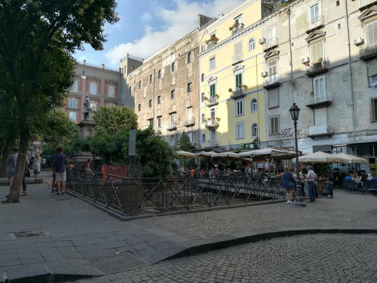 "Dint E Viche E Napule" Guest House Napoli Bagian luar foto