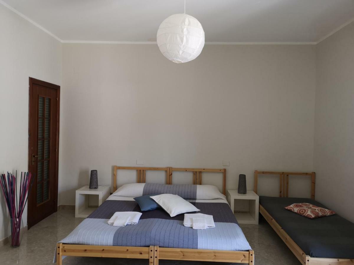 "Dint E Viche E Napule" Guest House Napoli Bagian luar foto